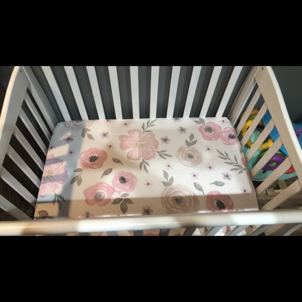 Mini crib bedding set